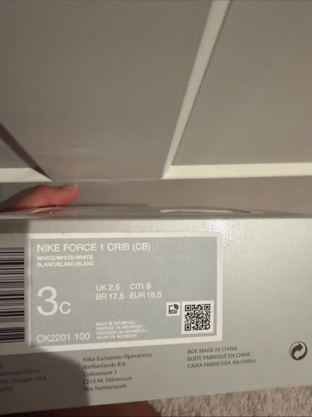 Nike White Baby & Walker Sneakers with Hook-and-Loop Straps